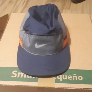 NIKE drifit hat with reflectors